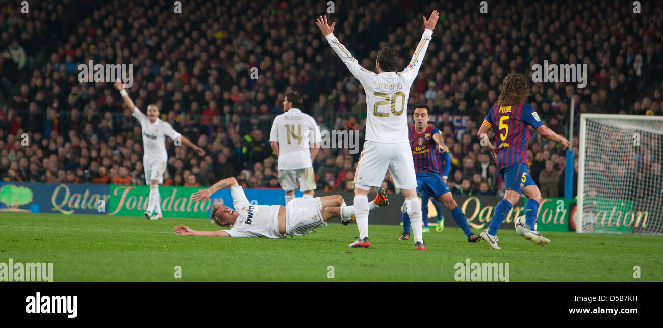 Barcelona, Spanien, Real Madrid Spieler freuen sich über ein Ziel im Camp Nou Stadion Stockfoto