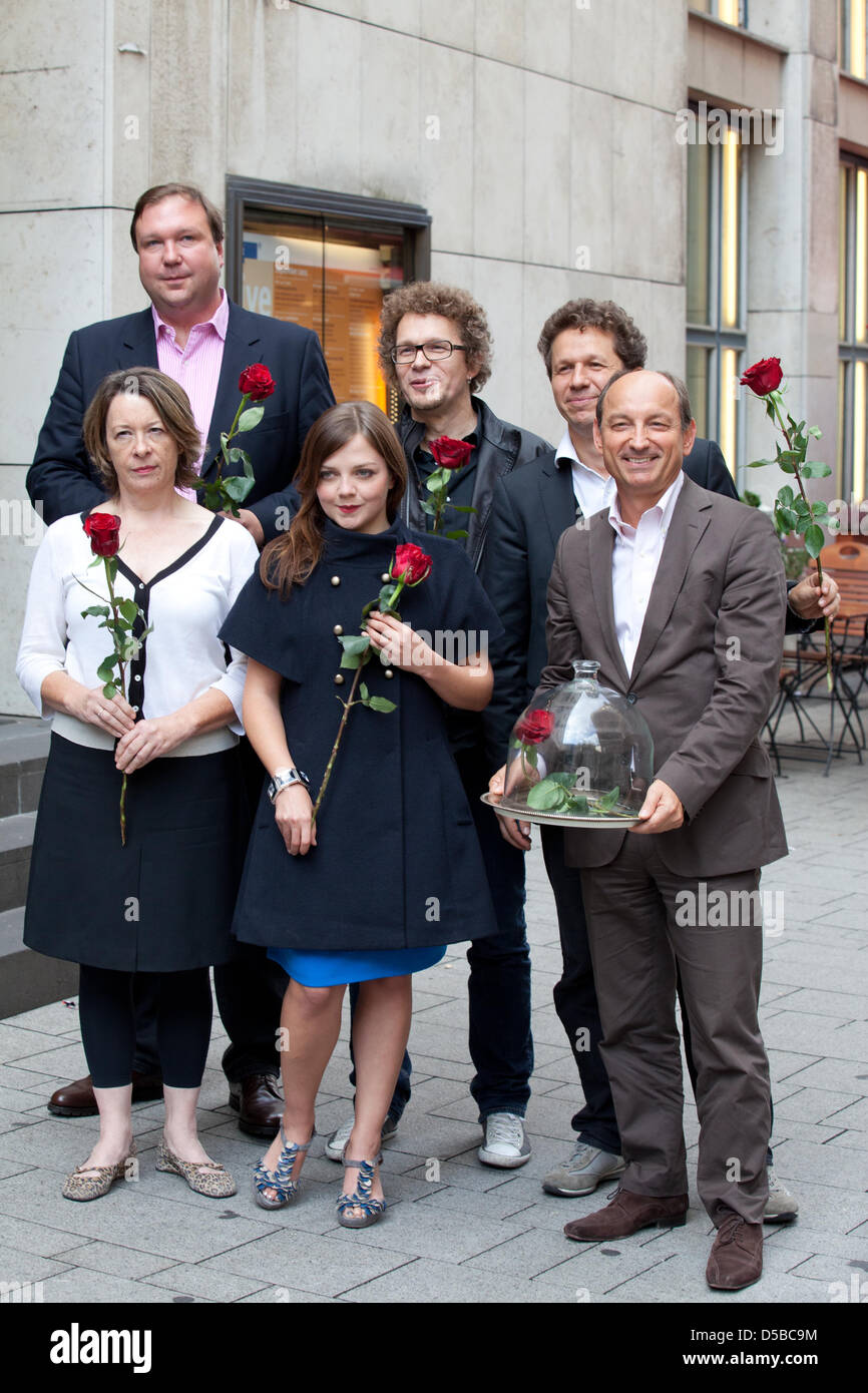 Dr. Michael Breugst Pierre Alain Chartier Aton Soumache Brigitta Mühlenbeck Annett Louisan Olivier d'Agay bei einem Fototermin Stockfoto