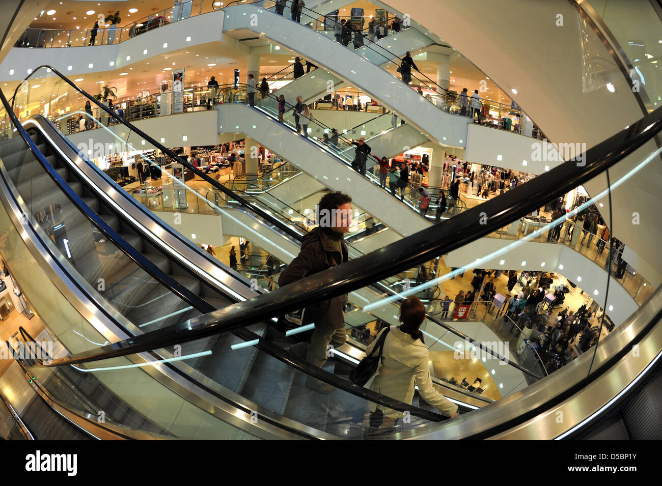 Menschen-Shop im Karstadt-Kaufhaus in Leipzig, Deutschland, 3. September 2010. Foto: Waltraud Grubitzsch Stockfoto