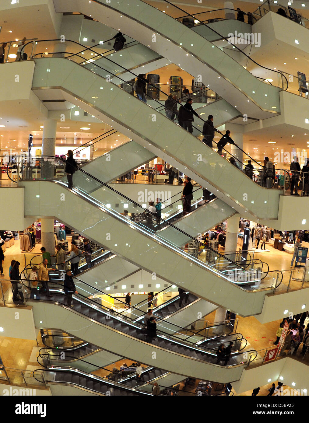 Menschen-Shop im Karstadt-Kaufhaus in Leipzig, Deutschland, 3. September 2010. Foto: Waltraud Grubitzsch Stockfoto