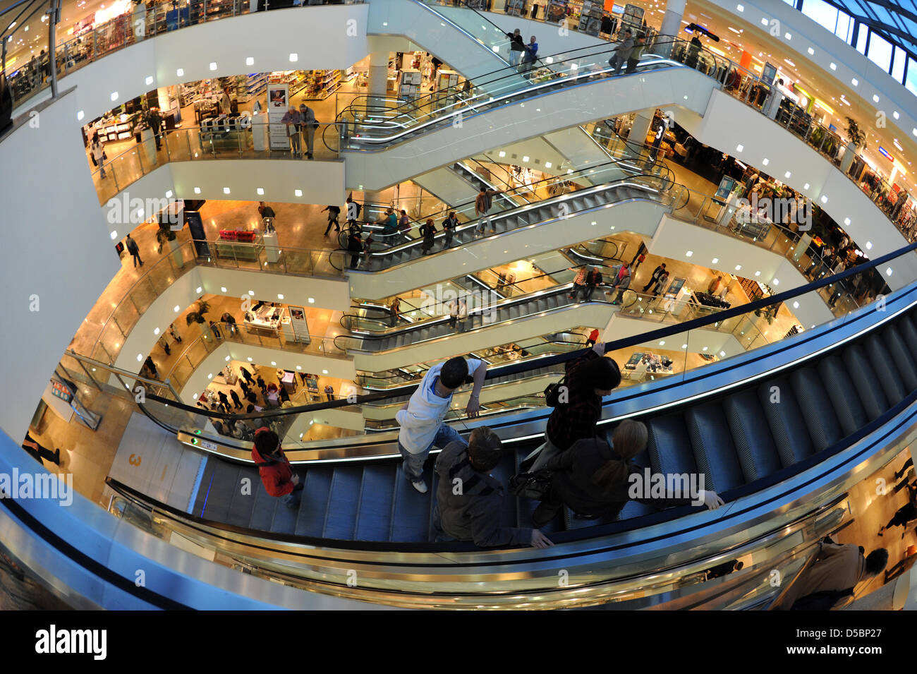 Menschen-Shop im Karstadt-Kaufhaus in Leipzig, Deutschland, 3. September 2010. Foto: Waltraud Grubitzsch Stockfoto