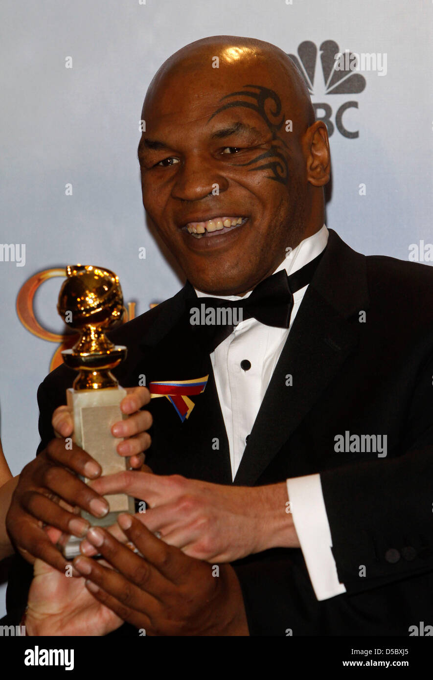 US-Boxer Mike Tyson stellt im Drucksaal die 67. Annual Golden Globes Awards von der Hollywood Foreign Press Association im Hotel Beverly Hilton in Beverly Hills, Los Angeles, USA, 17. Januar 2010 vorgestellt. Foto: Hubert Boesl Stockfoto