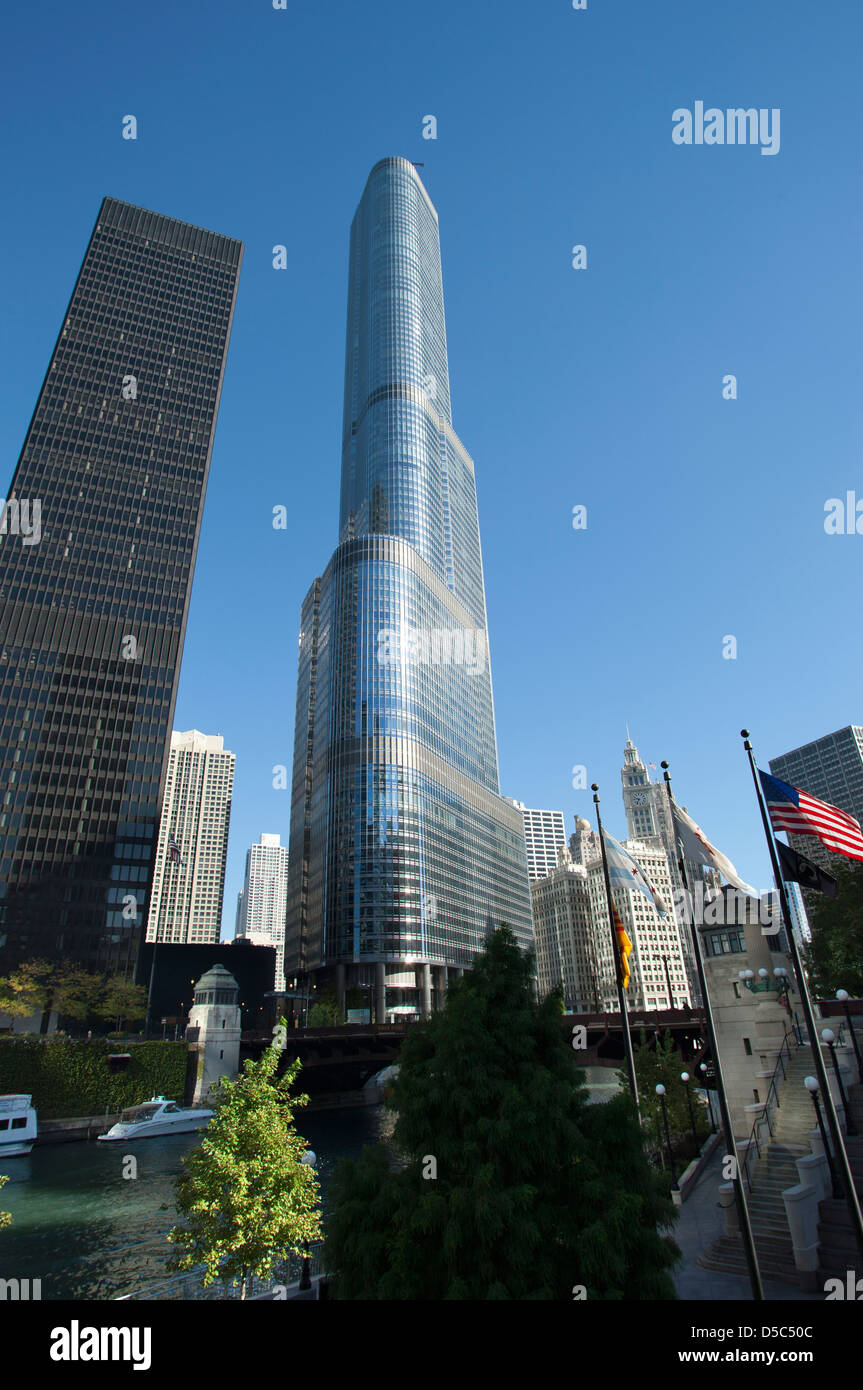 TRUMP INTERNATIONAL HOTEL TOWER (© SKIDMORE OWINGS MERRILL 2009) SCHLEIFE DOWNTOWN CHICAGO ILLINOIS USA Stockfoto