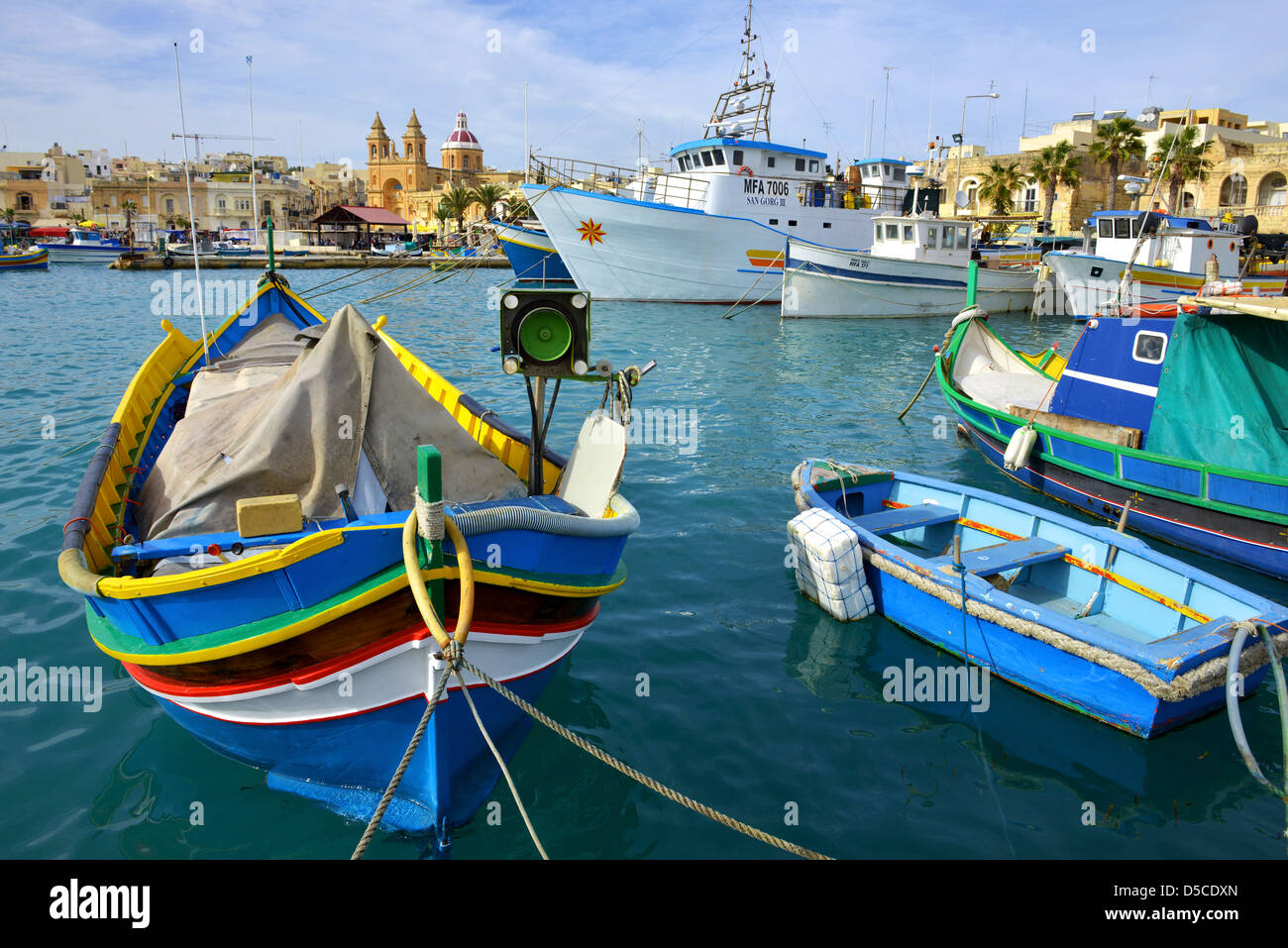 Marsaxlokk, Malta. Den schönen Hafen und die Bucht Marsaxlokk, Malta Stockfoto