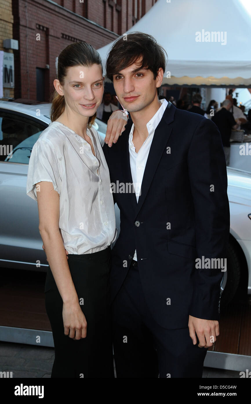 Luca Gadjus und ihr Freund Max von Gumpenberg beim Audi Klassik Open Air in der Kulturbrauerei Berlin Deutschland - 17.08.2011 Stockfoto