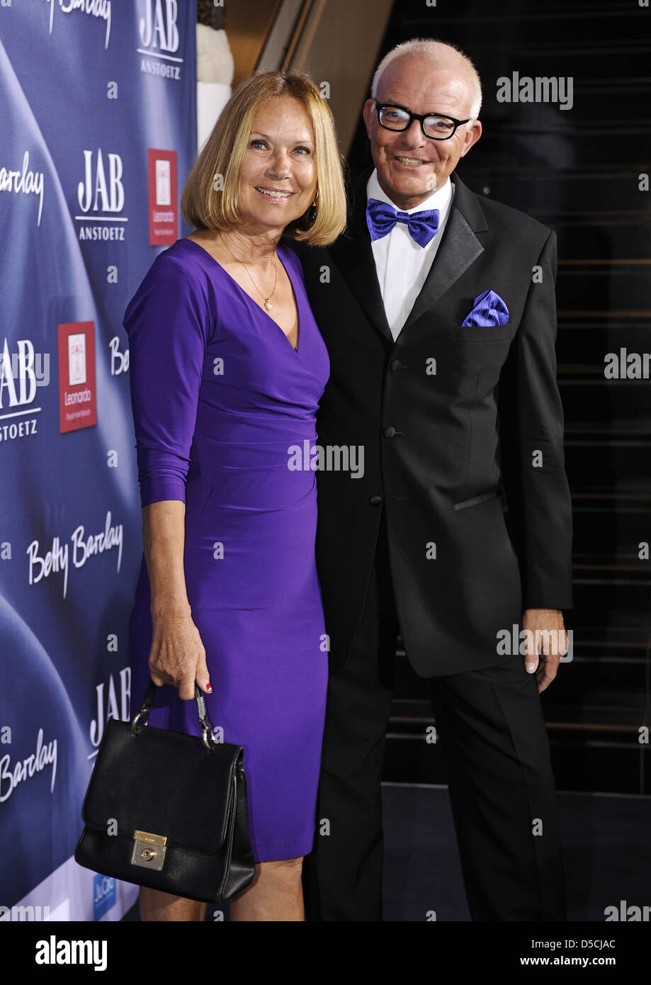 Sybille Beckenbauer und Philipp Keller am Charity Night mit Provision von JAB ANSTOETZ European Ladies Golf Awards 2011. Stockfoto