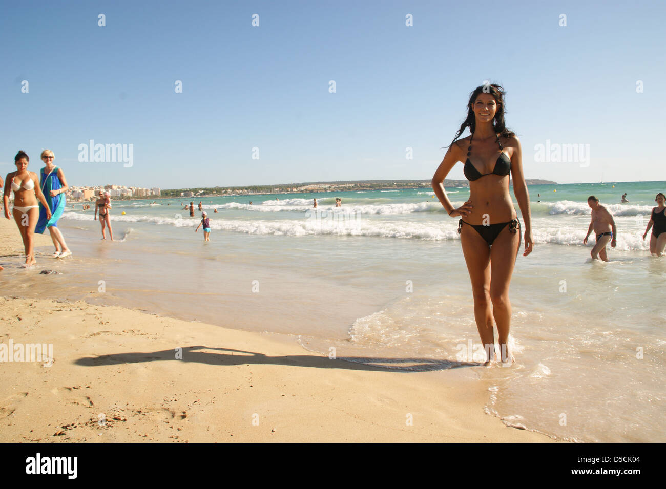 Micaela Schaefer am Strand von El Arenal. Mallorca, Spanien - 26.08.2011 Stockfoto