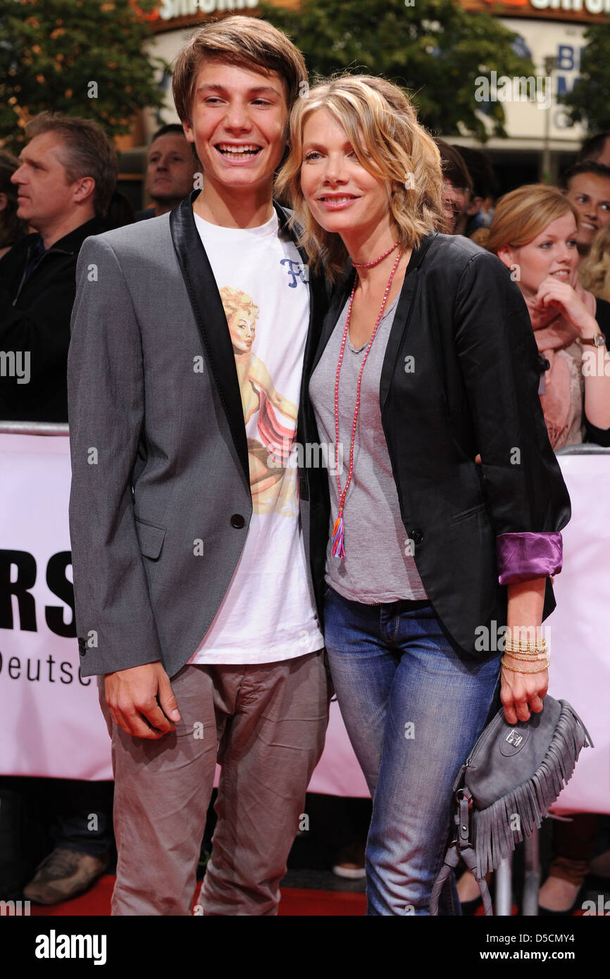 Ursula Karven und ihr Sohn Christopher in die First Steps Awards im