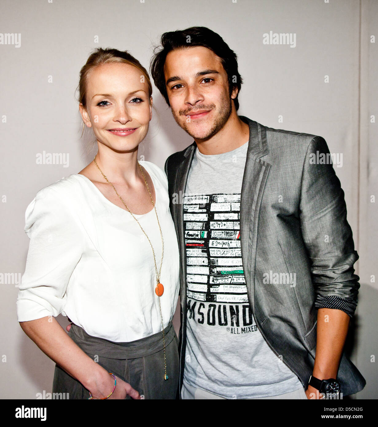 Janin Reinhardt und Kostja Ullmann bei der Vorstellung des Filmfest Hamburg mit der Premiere von "Auf Wiedersehen" im CinemaxX Film Stockfoto