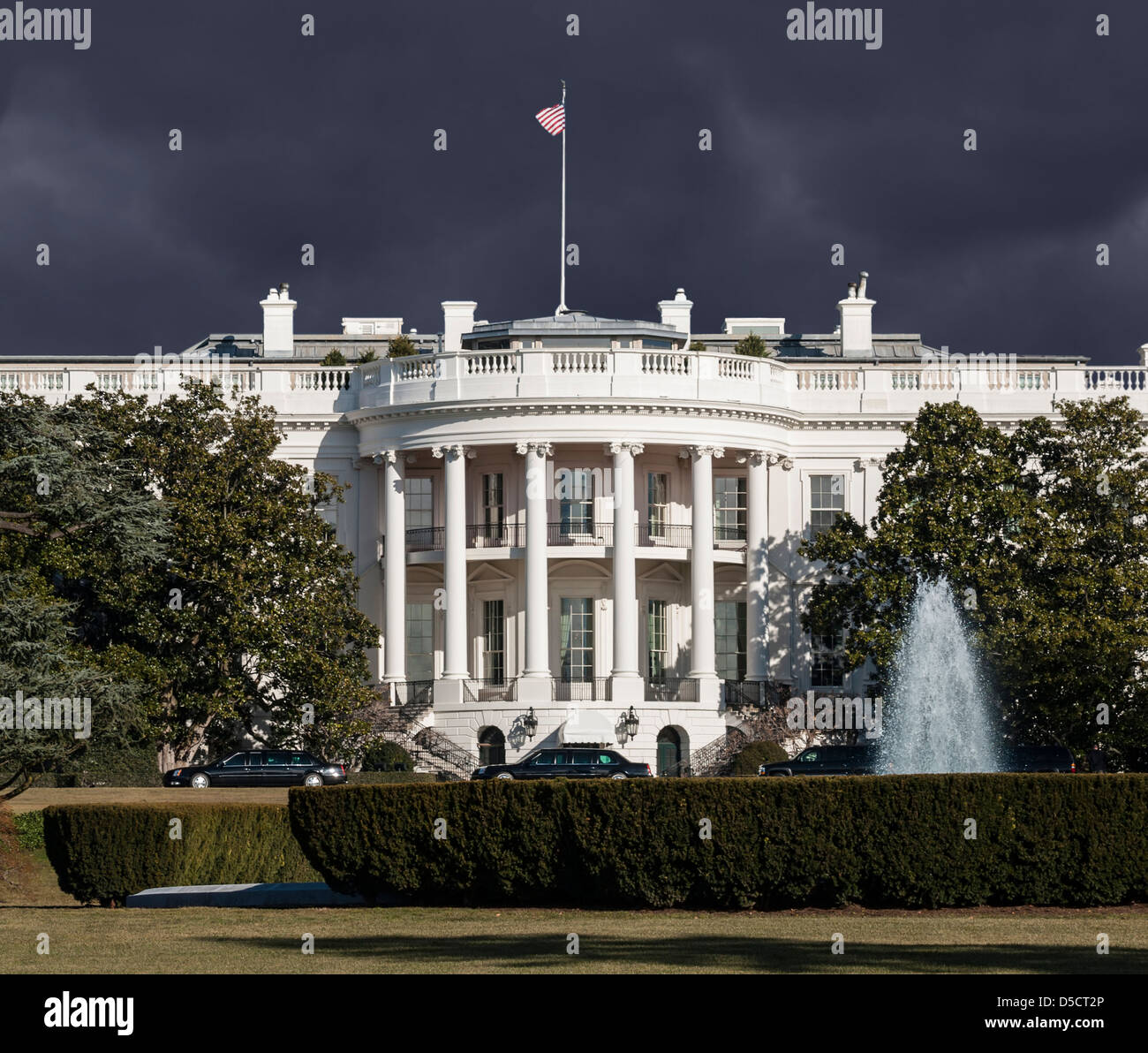 White House mit Sturm Himmel in Washington DC. Stockfoto