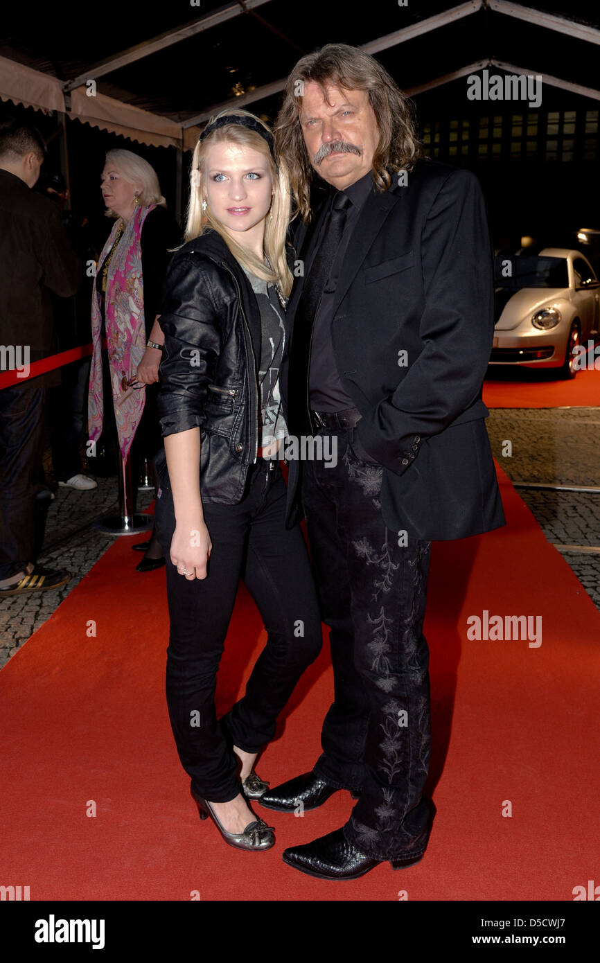 Leslie Mandoki und seine Tochter Lara am europäischen Musik und Media Night im E-Werk. Berlin, Deutschland. 09.09.2011. Stockfoto