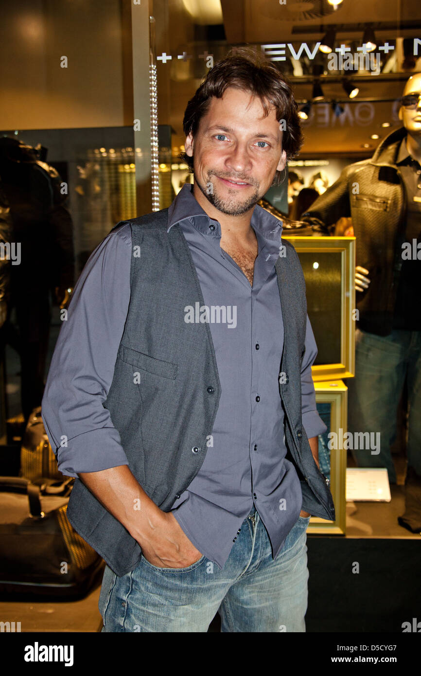 Patrick Bach bei der Vorstellung des Porsche Jeans im Porsche Design Store am Neuen Wall. Hamburg, Deutschland - 07.09.2011 Stockfoto