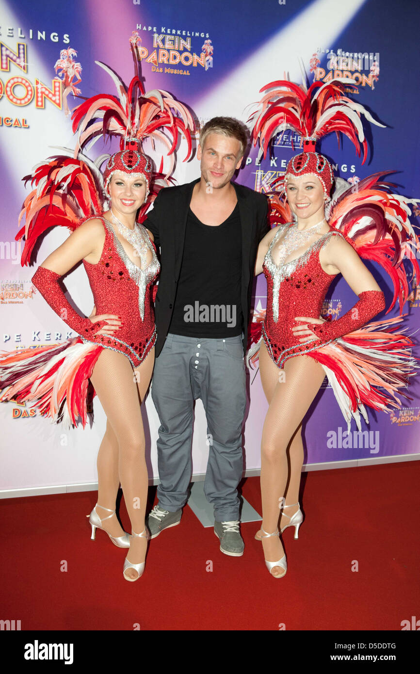 Frederic Heidorn bei der Premiere von "Kein Pardon – Das Musical" im Capitol Theater. Düsseldorf - 12.11.2011 Stockfoto