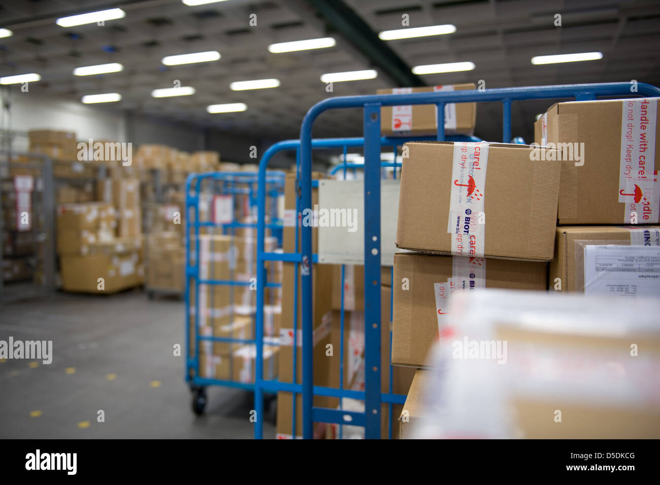 Berlin, Deutschland, verschiedene Pakete mit GO Express und Logistik Berlin Stockfoto