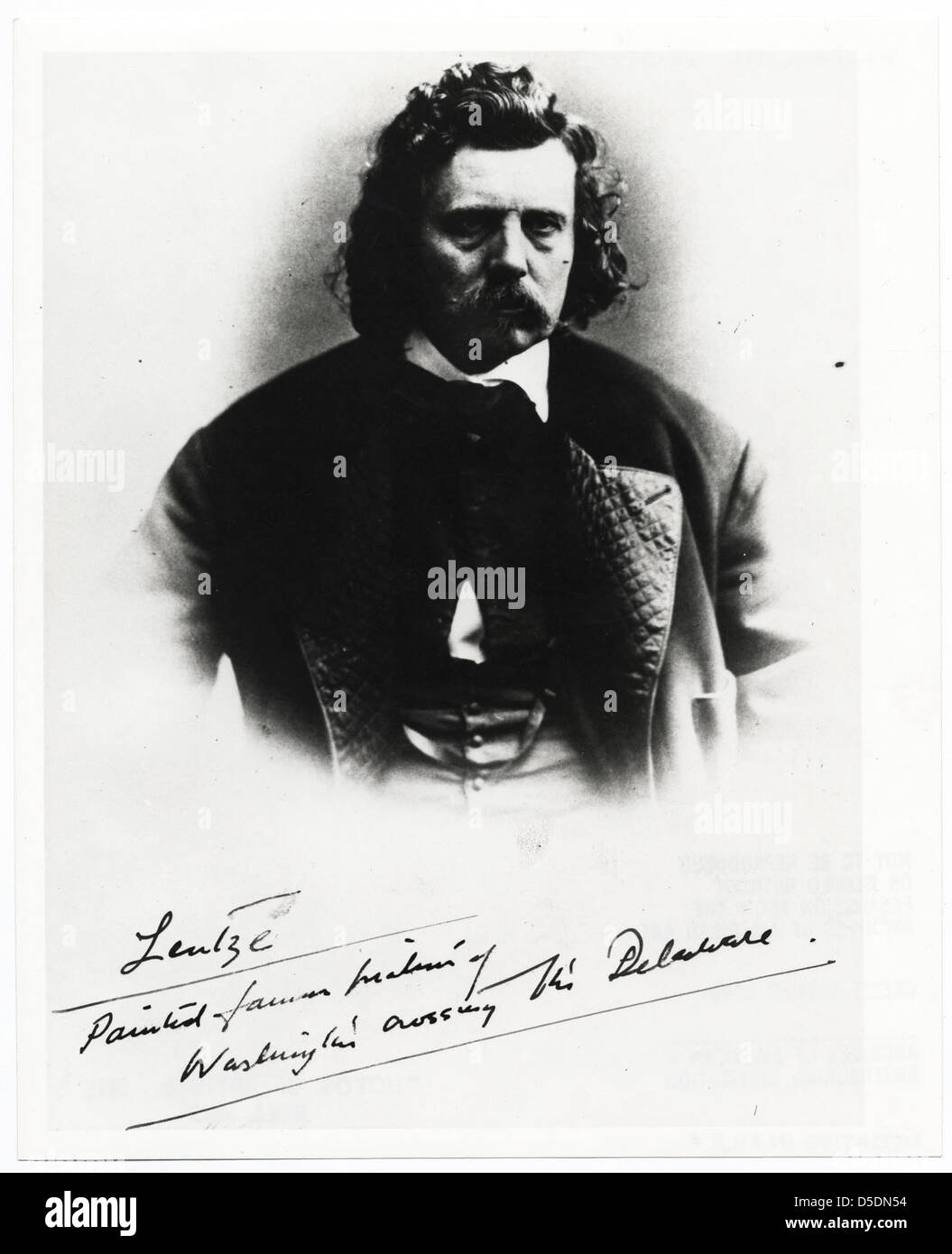 Dieses schwarz-weiße Porträt zeigt Emanuel Leutze, einen bekannten deutsch-amerikanischen Künstler aus dem 19. Jahrhundert. Das Foto zeigt Leutzes vornehme Erscheinung mit Schnurrbart und Anzug. Leutze war bekannt für seine historischen Gemälde, insbesondere für seine Darstellung von George Washington, der den Delaware River überquert. Das Bild ist Teil des Archives of American Art an der Smithsonian Institution. Stockfoto