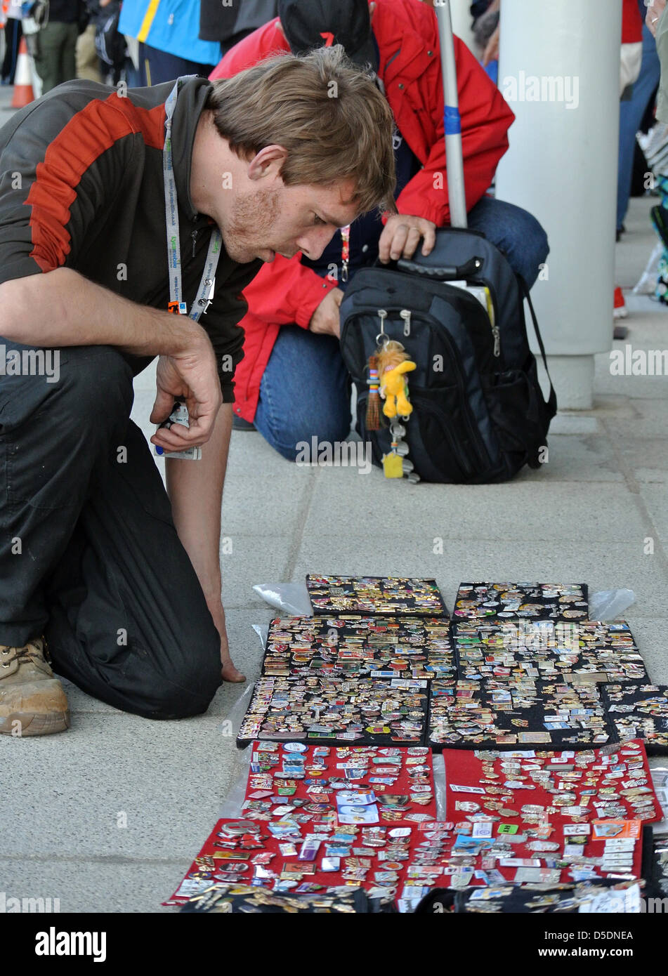 Mit Blick auf eine Sammlung von Pin-Abzeichen. Olympic Park Stockfoto