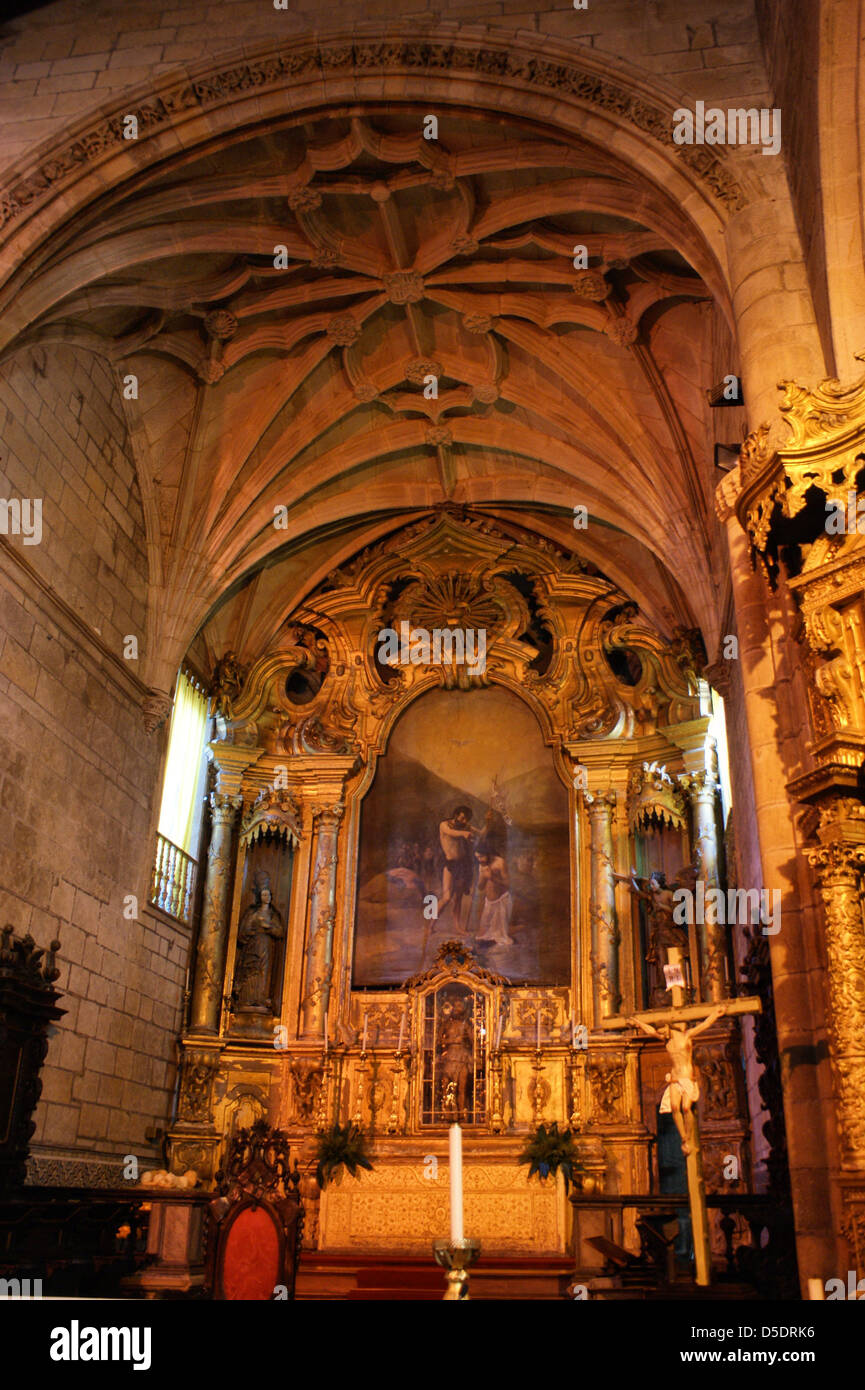 Im Inneren der Kirche Matriz von Vila Conde, Portugal Stockfoto