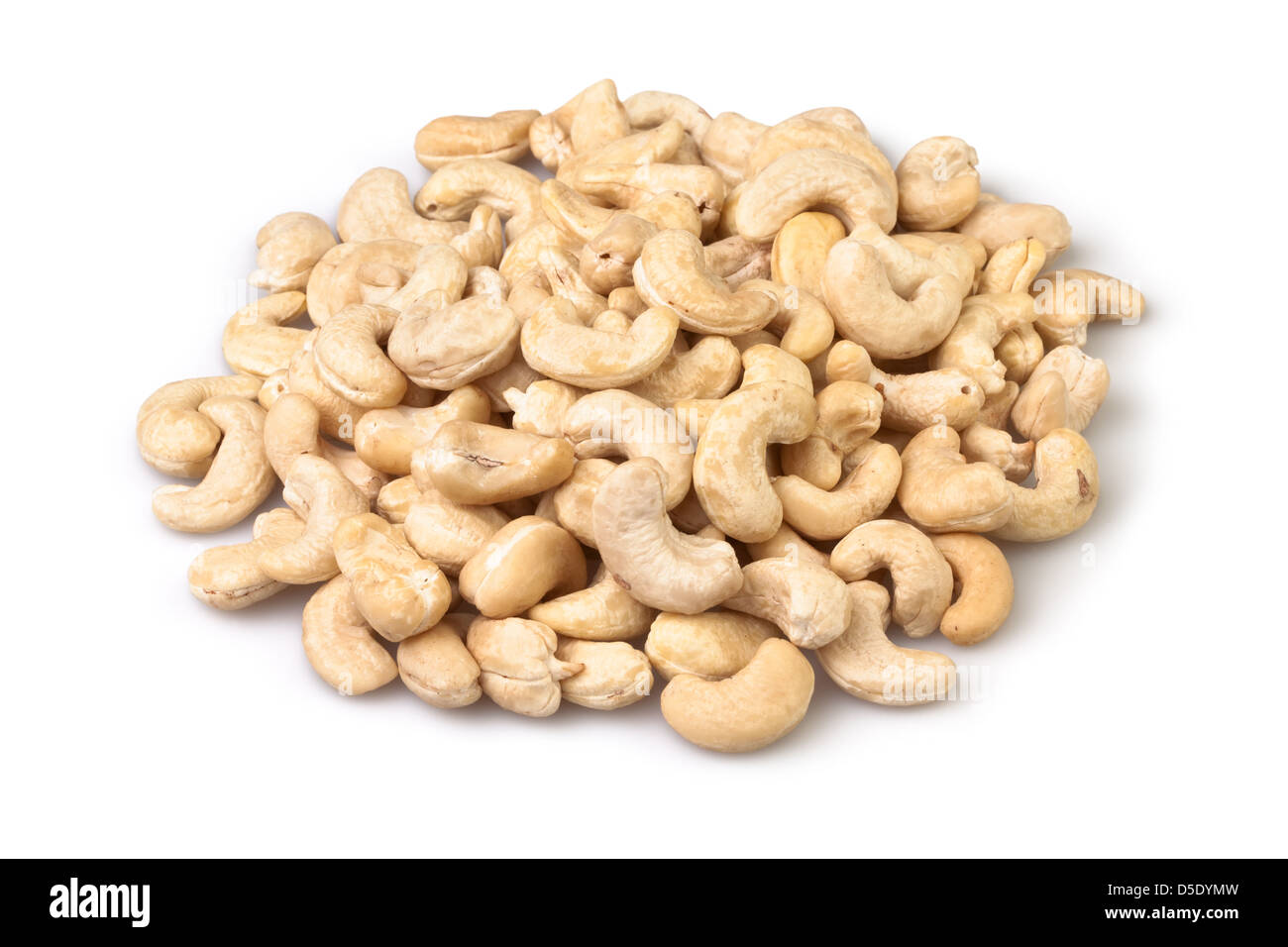 Cashew-Heap auf weißem Hintergrund Stockfoto