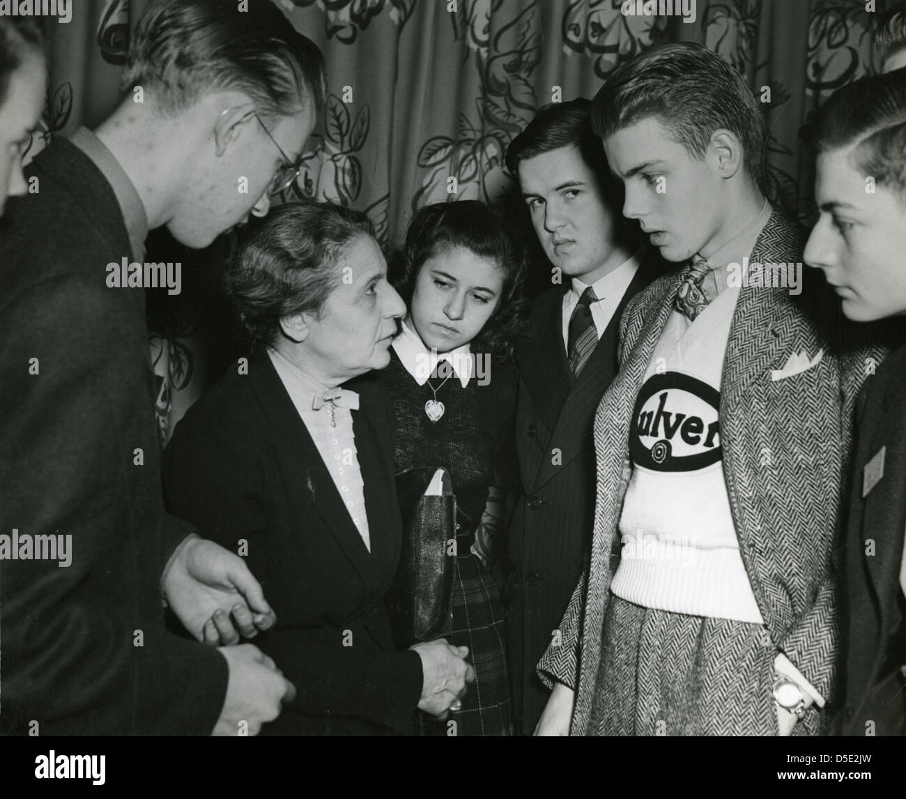 Lise Meitner (1878-1968) mit Science Talent Search Finalisten, 1946 Stockfoto