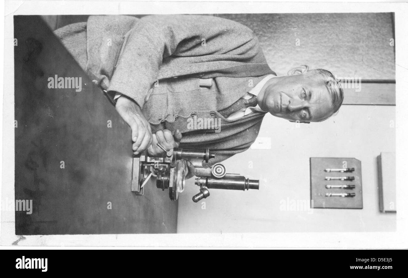 Horatio Hackett Newman, eine wichtige Persönlichkeit in der amerikanischen Geschichte, ist in einem Foto aus dem Archiv der Smithsonian Institution zu sehen. Newman war bekannt für seine Beiträge zur amerikanischen Gesellschaft während des späten 19. Und frühen 20. Jahrhunderts. Stockfoto Horatio Hackett Newman, eine wichtige Persönlichkeit in der amerikanischen Geschichte, ist in einem Foto aus dem Archiv der Smithsonian Institution zu sehen. Newman war bekannt für seine Beiträge zur amerikanischen Gesellschaft während des späten 19. Und frühen 20. Jahrhunderts. Stockfoto