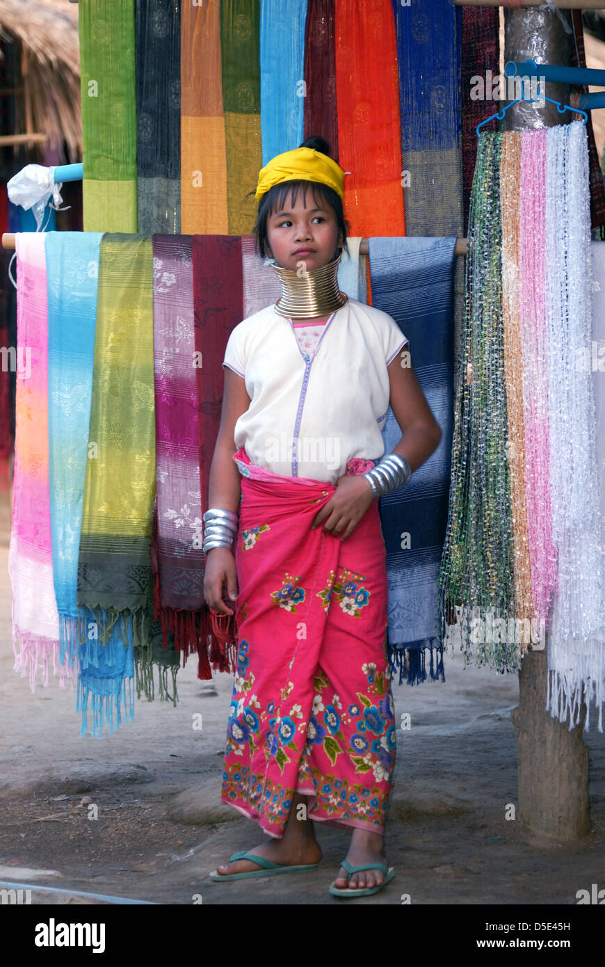 Junges Mädchen Langhals Karen Hill Tribe Tathon Dorf Chiang Mai Nordthailand Stockfoto