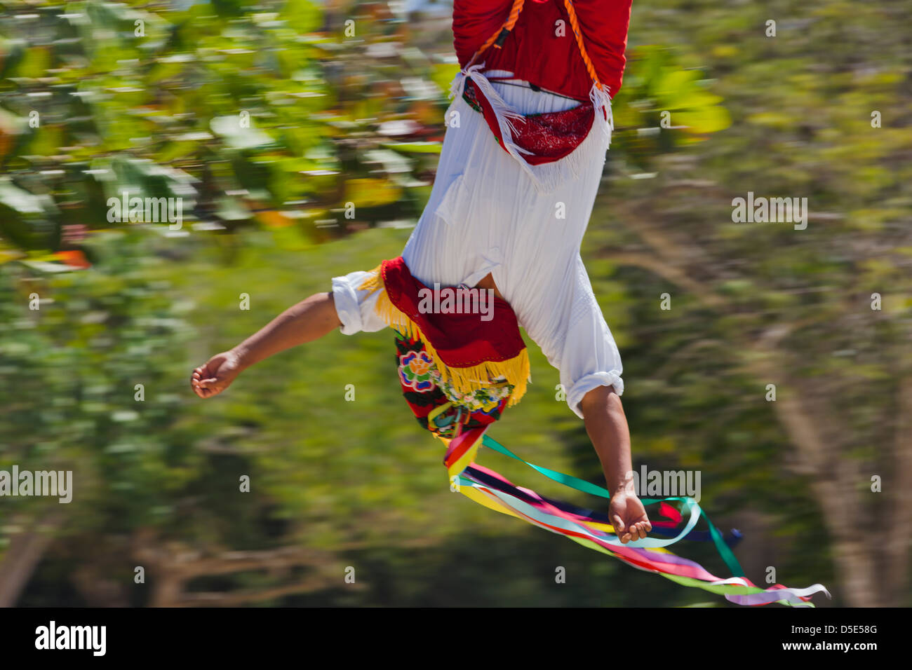 Papantla fliegen Männer Tanz-Performance, Mexiko Stockfoto