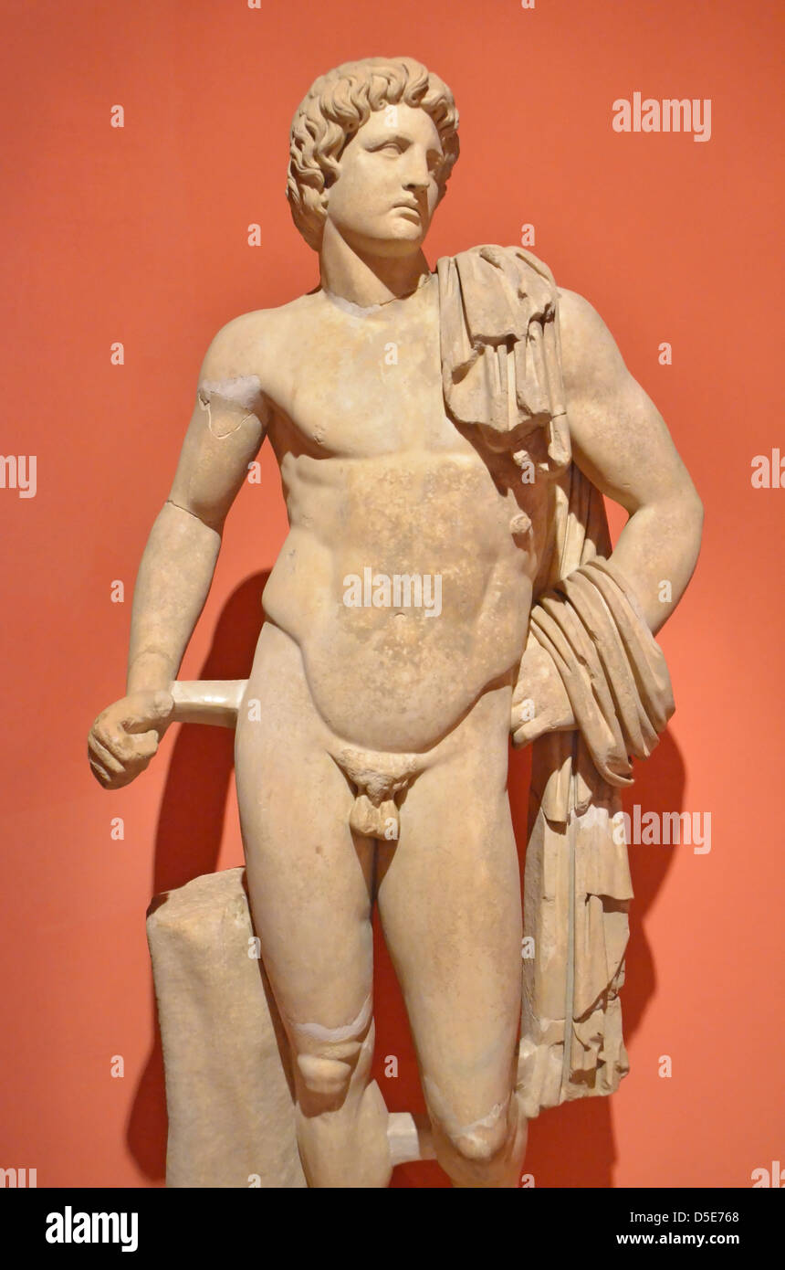 Antike römische Statue des Gottes Apollo, Gott der Poesie, Musik und der bildenden Künste Stockfoto