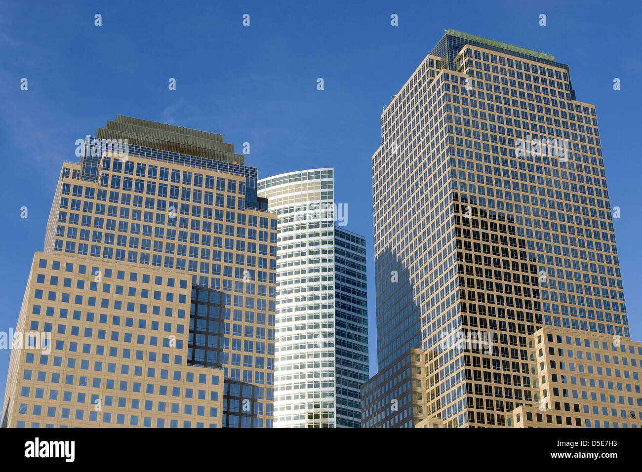 Das World Financial Center Plaza in Brookfield Platz, Bürogebäuden gegen den blauen Himmel und Wolken Stockfoto