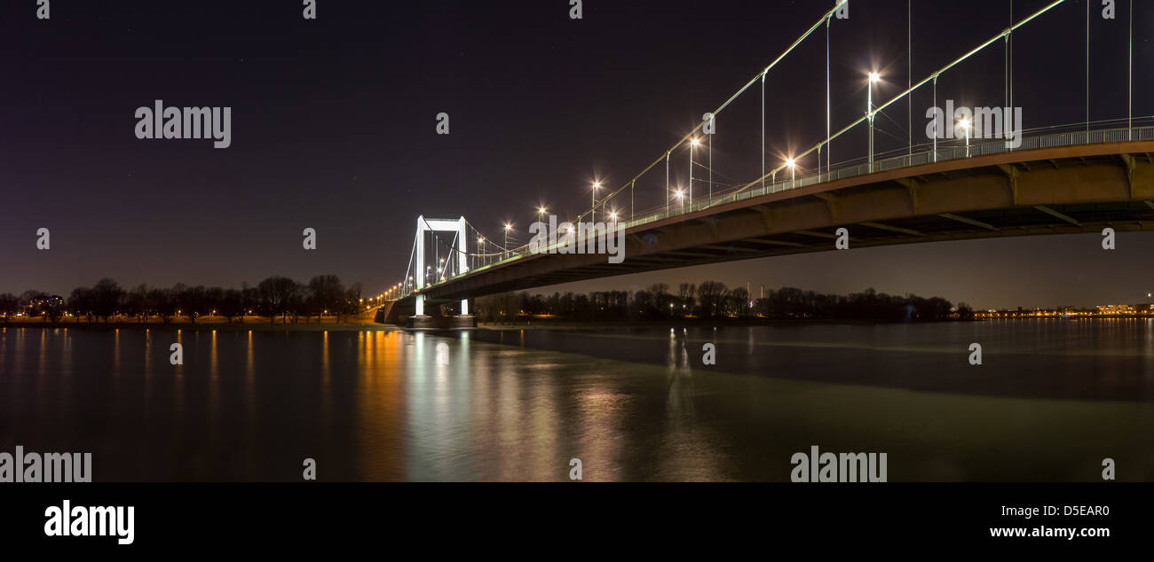 Köln Mühlheim Stadt Brücke panorma Stockfoto