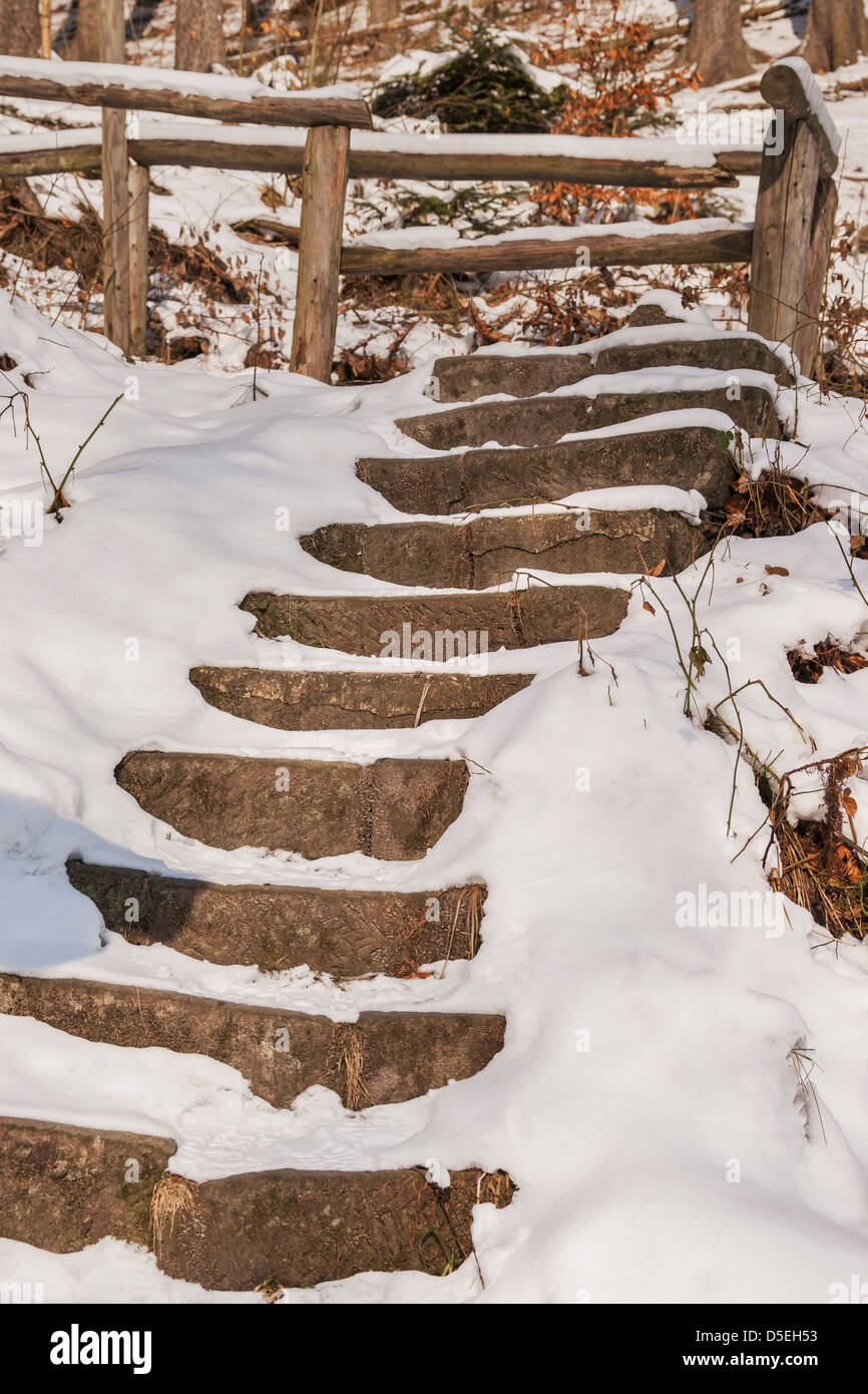 Treppe Im Schnee Stockfotos und -bilder Kaufen - Alamy