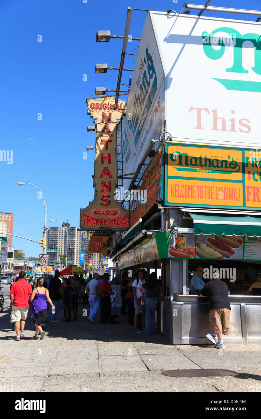 Nathans berühmt Hotdogs, Coney Island, Brooklyn, New York City, USA Stockfoto