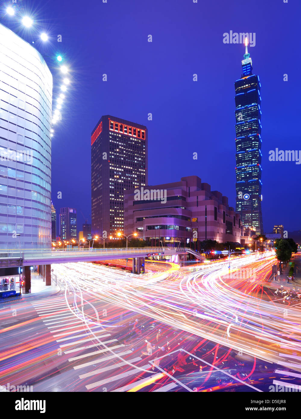 Taipei, Taiwan Cityscapt im Zentrum von Xinyi District. Stockfoto