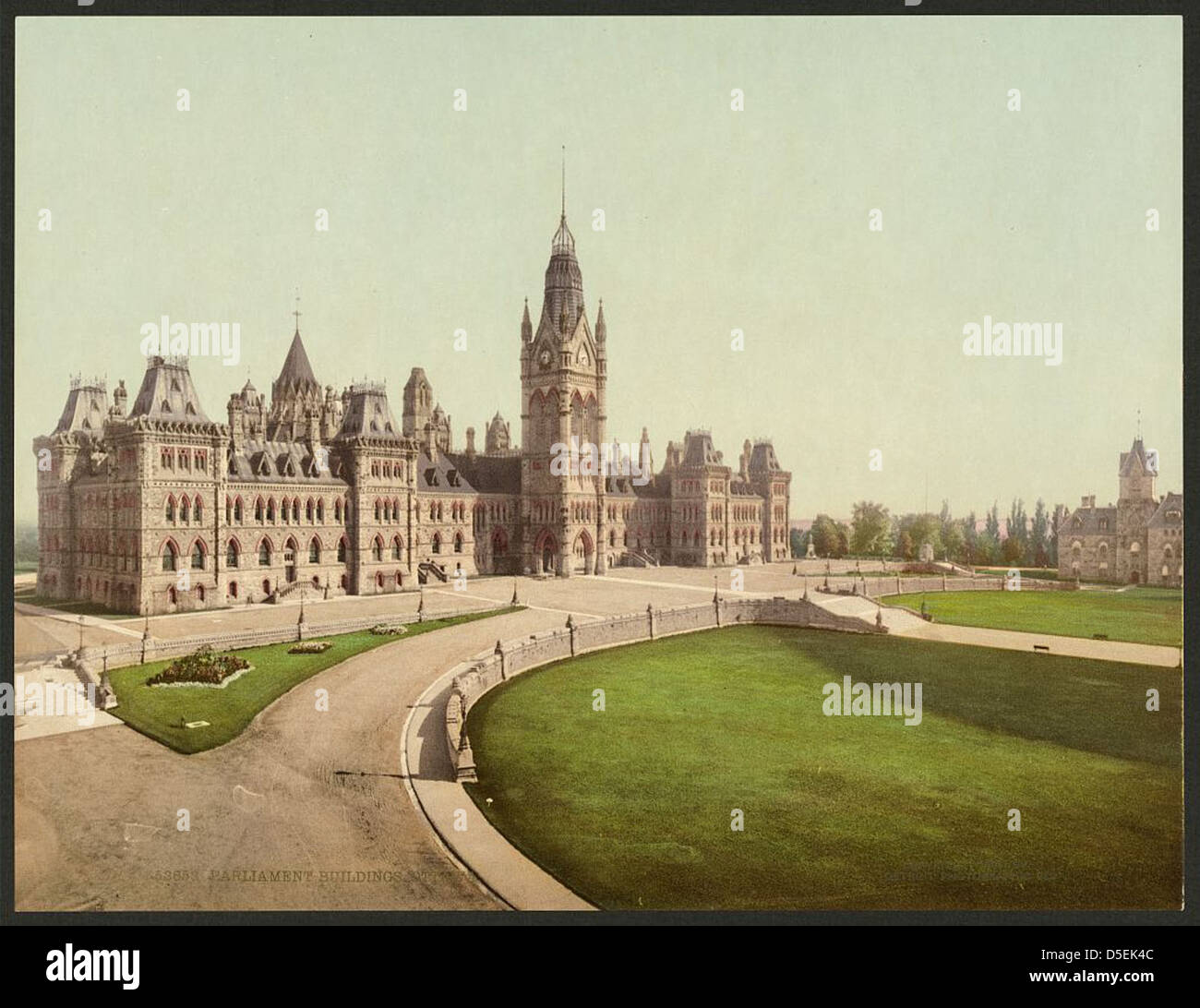 Ein Foto der Parlamentsgebäude in Ottawa, Kanada, aufgenommen 1901. Das Bild zeigt den gotischen Wiedergeburtsstil und beinhaltet den Peace Tower, Teil von Kanadas nationalem Hauptstadtkomplex. Stockfoto