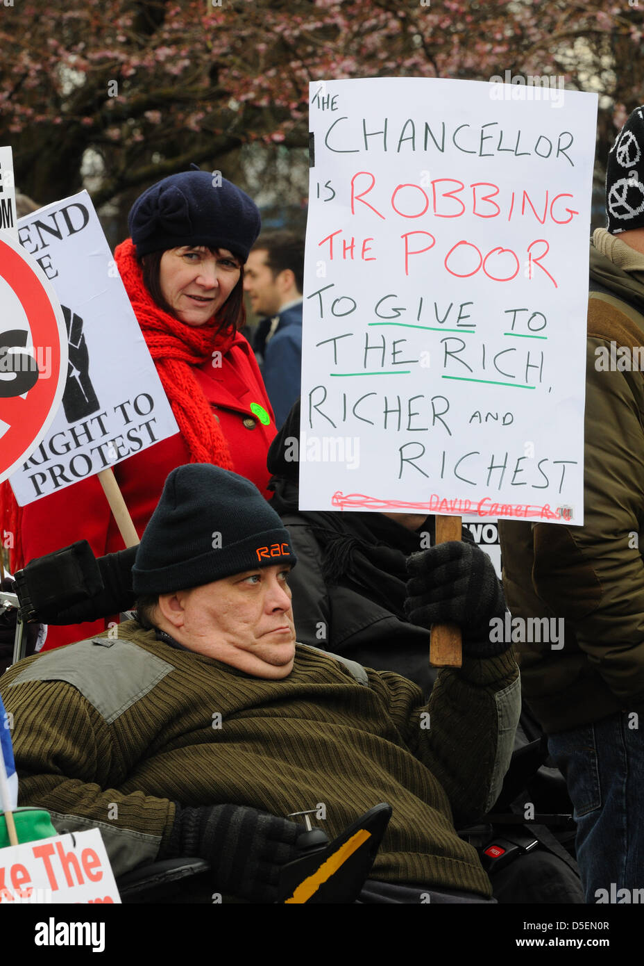 Glasgow, Schottland. 30. März 2013. Protestmarsch in Glasgow.  Menschen kommen zu Tausenden zum protest gegen die Regierungen vorgeschlagenen Schlafzimmer Steuer. Alamy Live-Nachrichten Stockfoto
