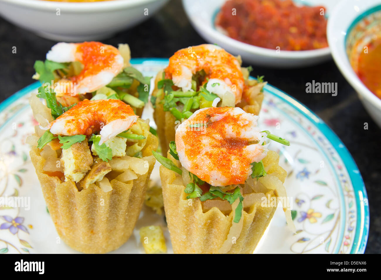 Kueh pie tee -Fotos und -Bildmaterial in hoher Auflösung – Alamy