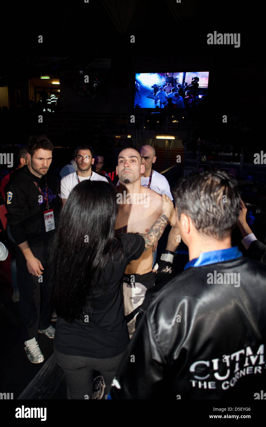 MMA Fighting Championship 2013 Rom, das Spiel zwischen Mohamed Byadi Simo (Global Martial Gladiatoren) und Gabriele Nanosetti. Stockfoto