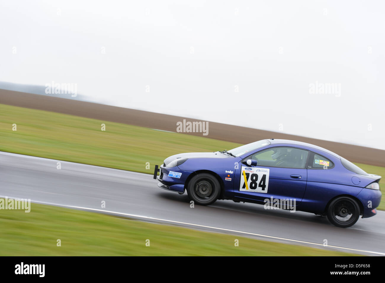 Ein Autorennen rund um Schloss Combe Rennstrecke auf den Bristol Motor Club Great Western Sprint 2013. Stockfoto
