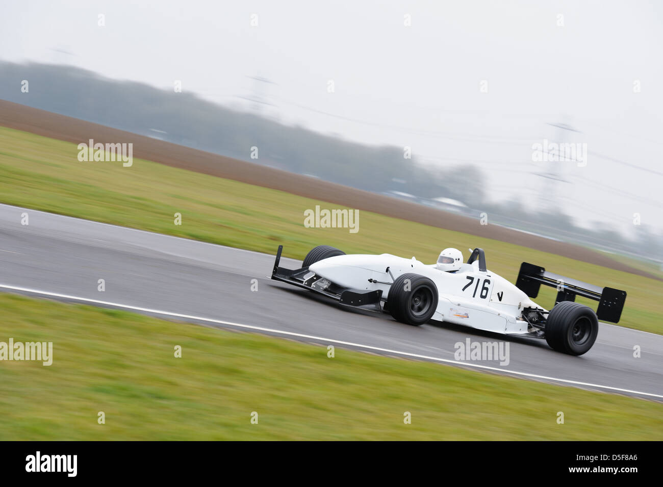 Ein Autorennen rund um Schloss Combe Rennstrecke auf den Bristol Motor Club Great Western Sprint 2013. Stockfoto