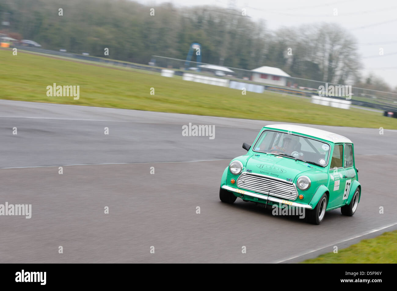 Ein Autorennen rund um Schloss Combe Rennstrecke auf den Bristol Motor Club Great Western Sprint 2013. Stockfoto