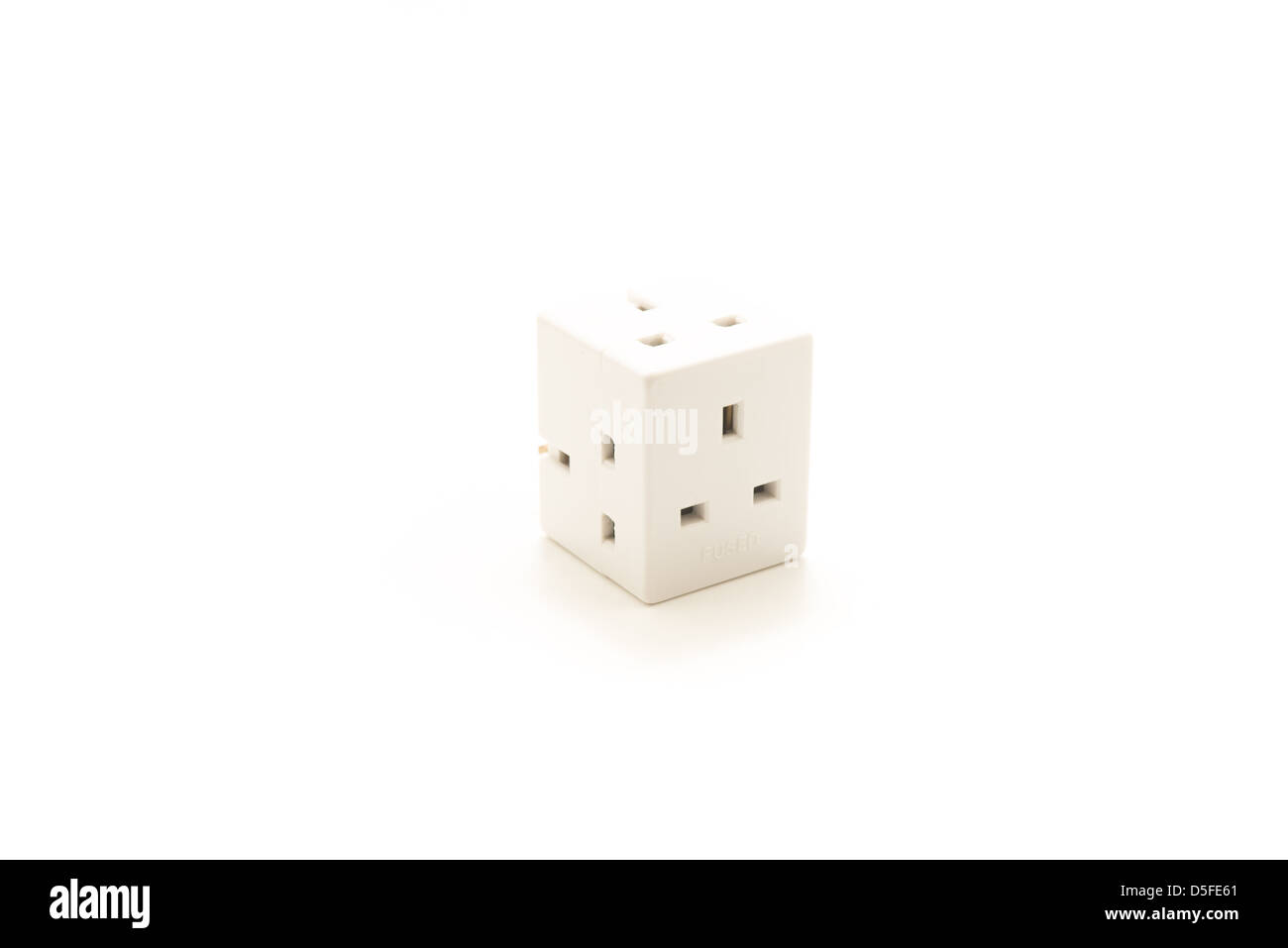 Gefährliche UK-Stecker Cube zum Anschluss mehrerer drei Pin Stecker in eine Steckdose Stockfoto