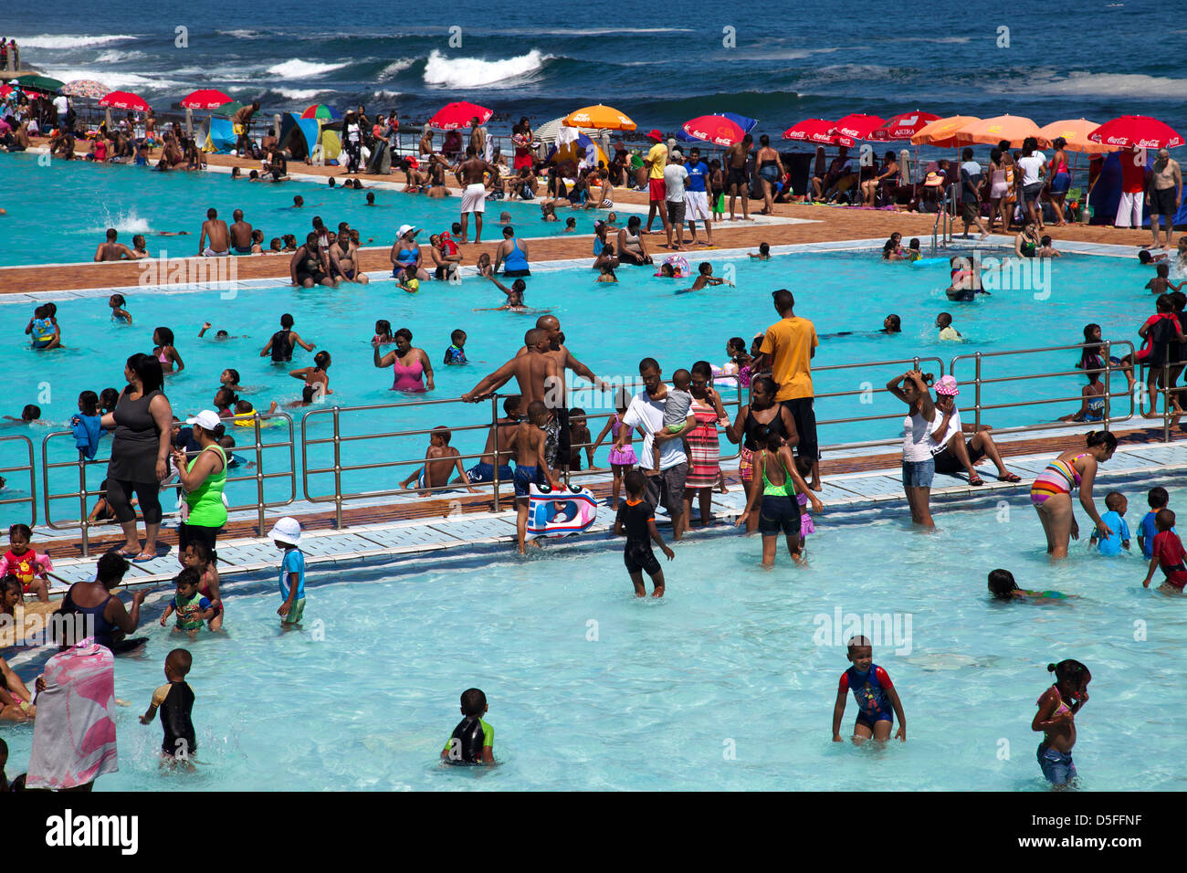 Sea Point Pavillon beschäftigt sich mit Menschen in Kapstadt - Südafrika Stockfoto