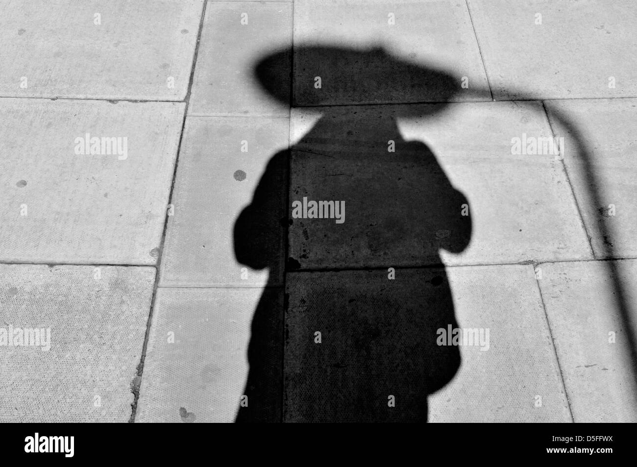 Selbstportrait im Schatten Stockfoto