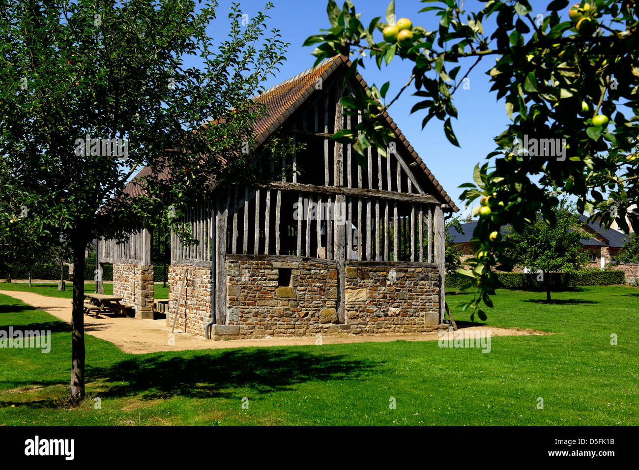 Traditionelle Mostpresse Gebäude, Lonlay l ' Abbaye, Normandie, Frankreich Stockfoto
