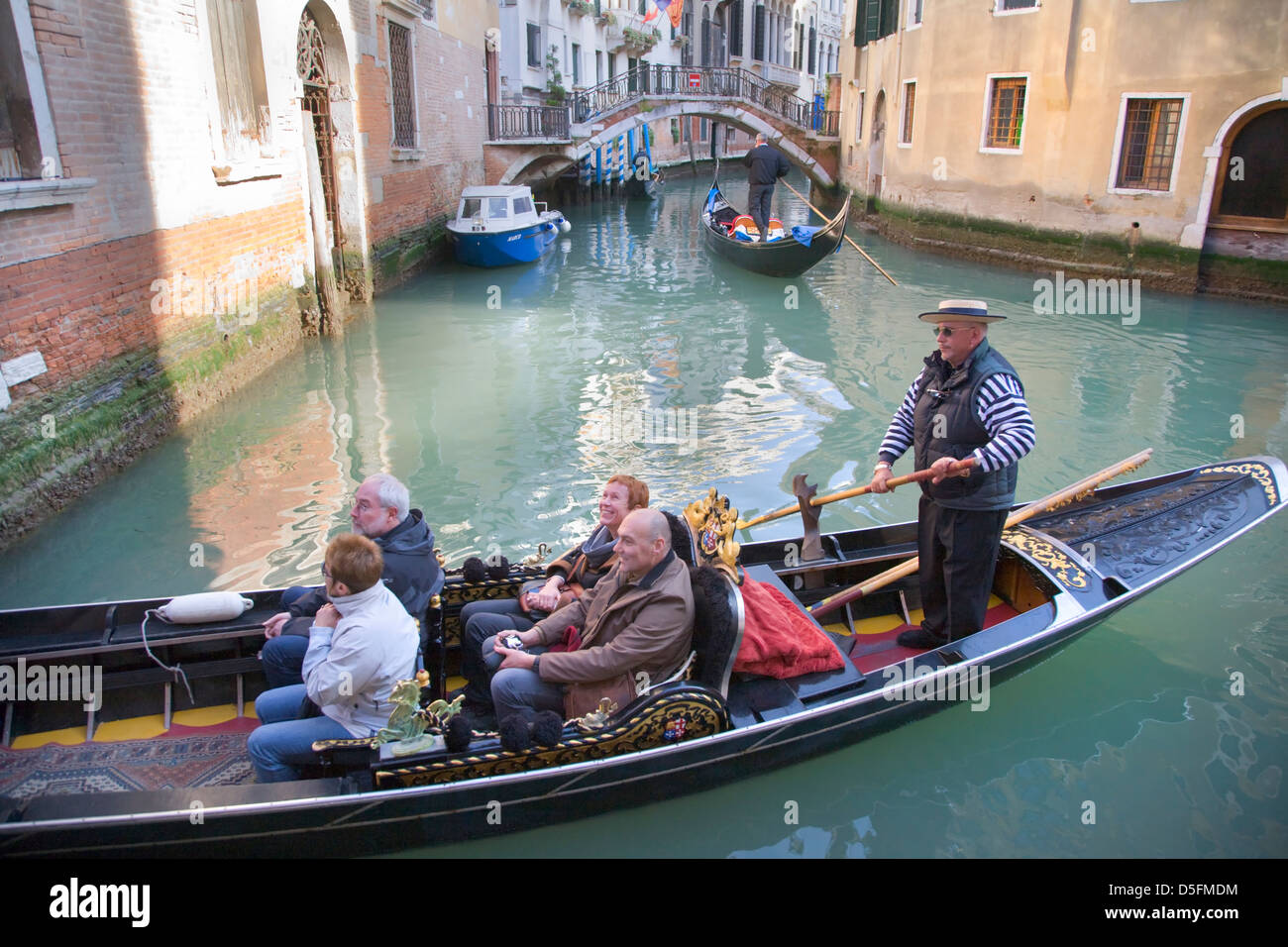 Gondel in den Kanälen von Venedig, Italien Stockfoto