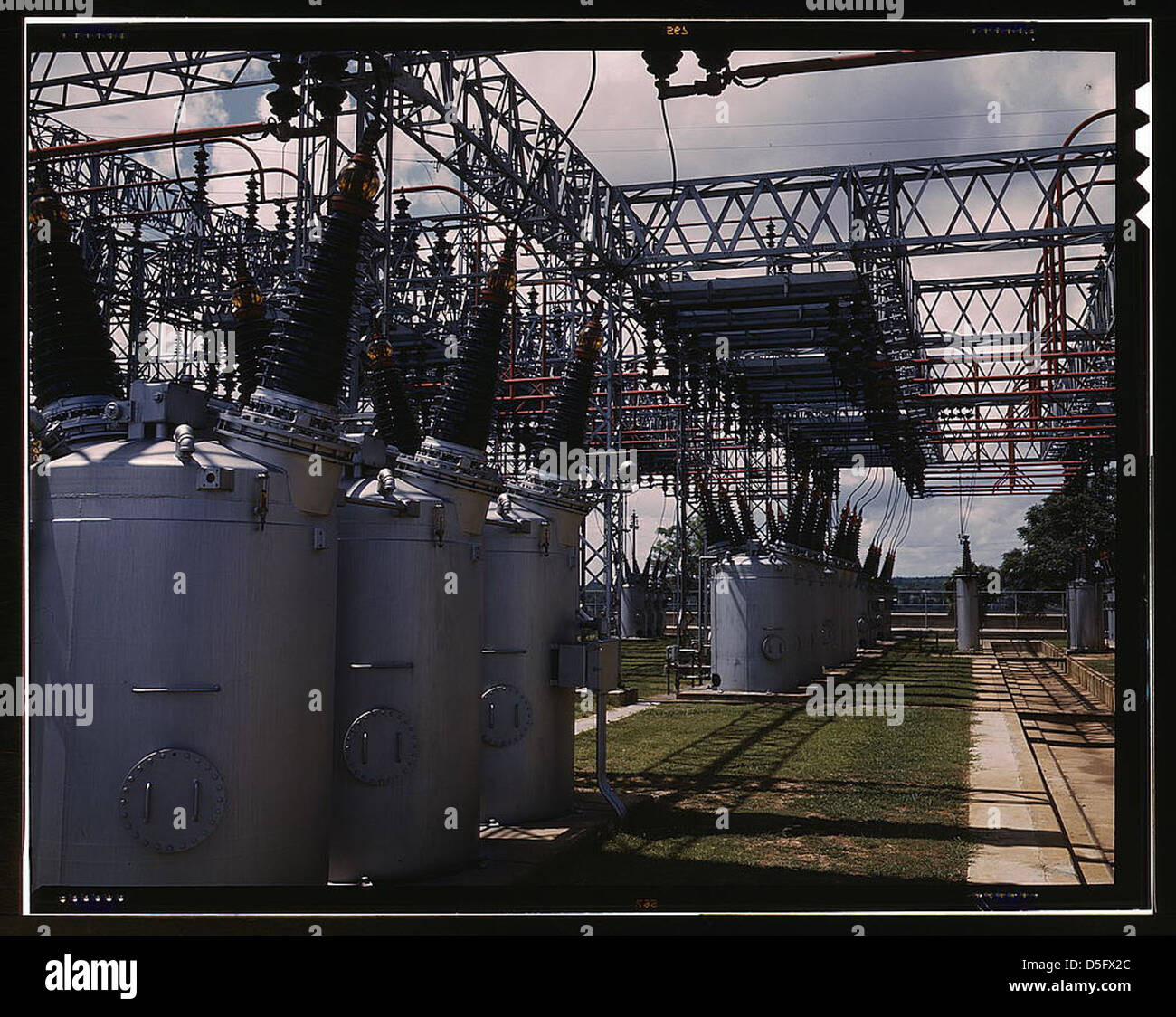 Schaltanlage am Wasserkraftwerk Wilson Dam von TVA, in der Nähe von Sheffield, Ala., 260 Meilen über der Mündung des Tennessee River (LOC) Stockfoto