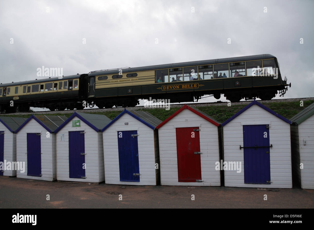 Wagen entlang der Paignton Seafront Stockfoto