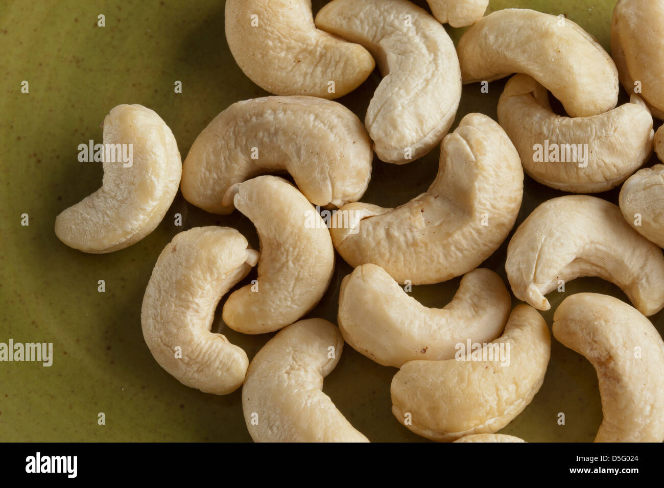 Rohe Cashewnüsse in einer Küche Stockfoto