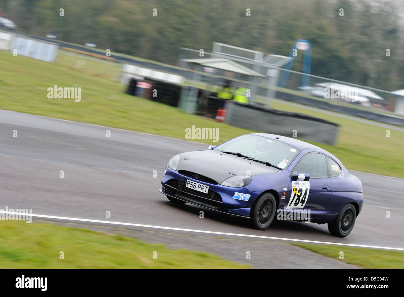 Ein Autorennen rund um Schloss Combe Rennstrecke auf den Bristol Motor Club Great Western Sprint 2013. Stockfoto