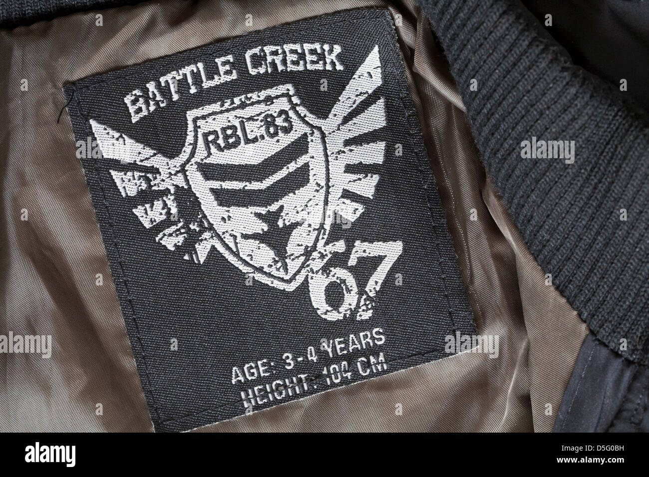 Battle Creek Label in Jungen Jacke Kleidungsstück Kleidung verkauft in Das Vereinigte Königreich Großbritannien Stockfoto
