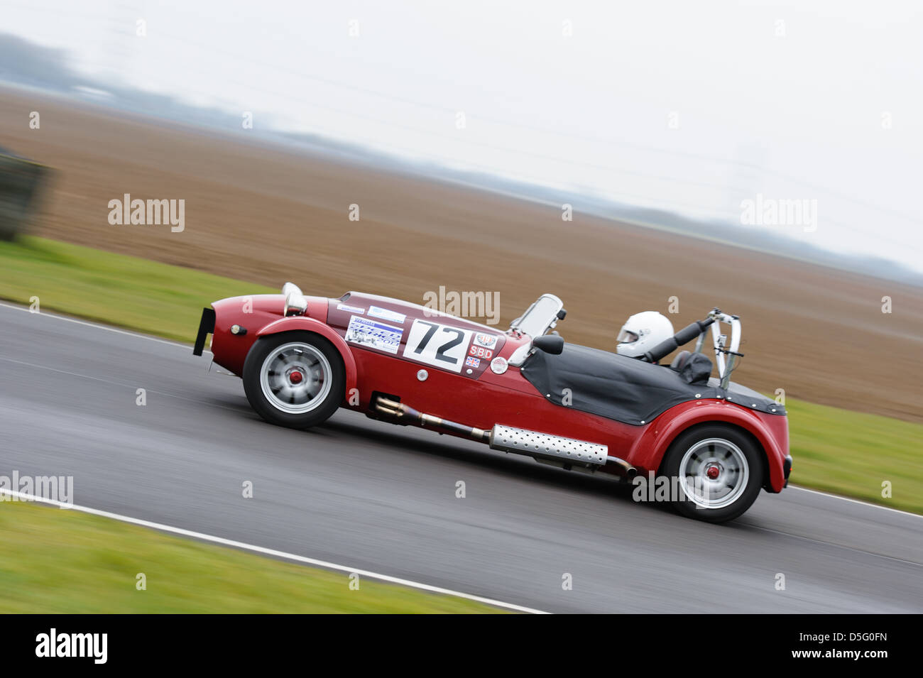 Ein Autorennen rund um Schloss Combe Rennstrecke auf den Bristol Motor Club Great Western Sprint 2013. Stockfoto